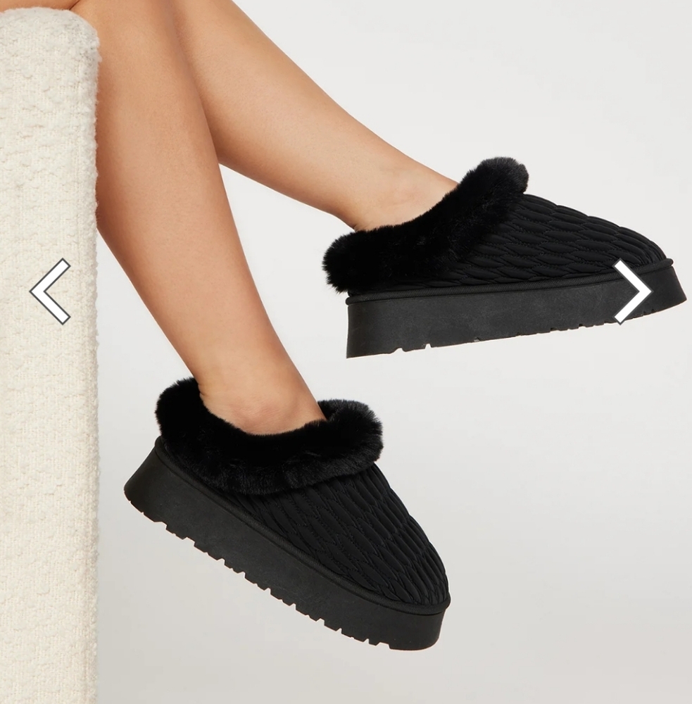 *BRAND NEW* BLACK BOOTIES